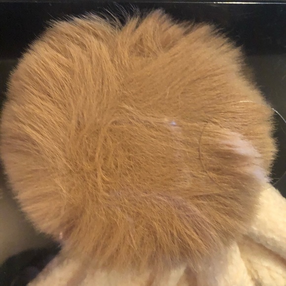 Vince Camuto Beanie Changeable Pom Poms Ivory Pink. Knit Hat Boxed Women New. - Picture 5 of 6